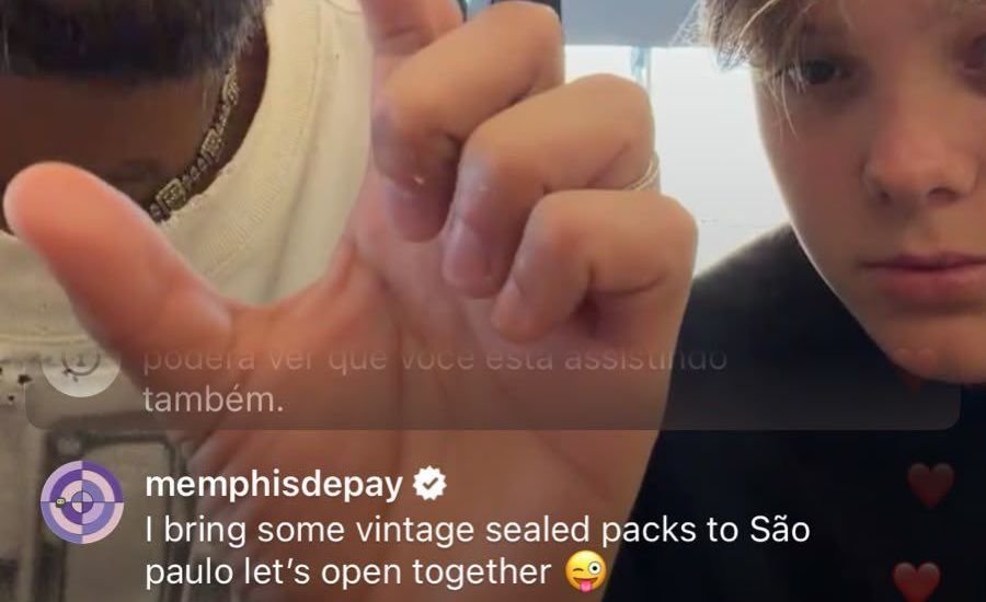 Comentário de Memphis Depay no chat da live do Neymar Pokémon (Reprodução/Instagram, via CNN Brasil)